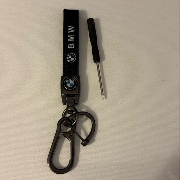 BMW Key Fob Keychain in Black Leather with Logo NWT - Picture 1 of 4